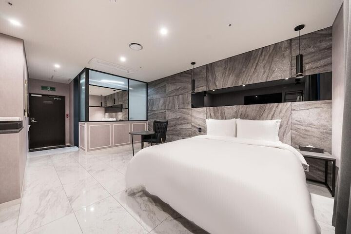 Room 46 of 140