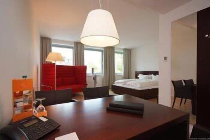 Room 8 of 42