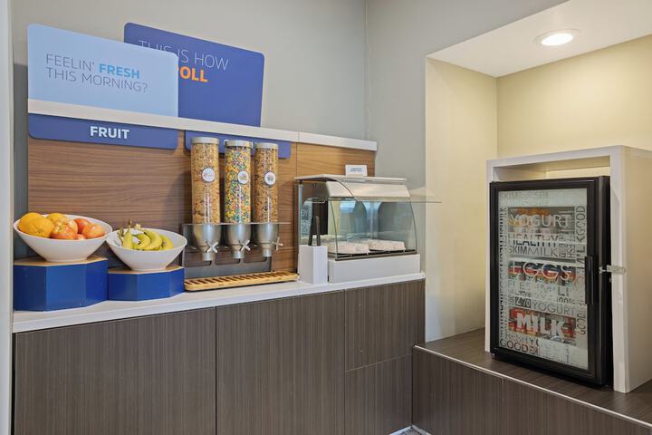 Breakfast/Coffee Service 93 of 123