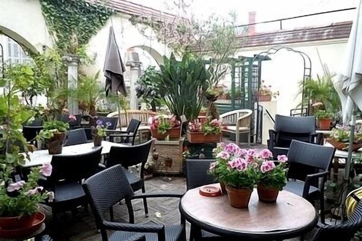 Terrace/Patio 21 of 34