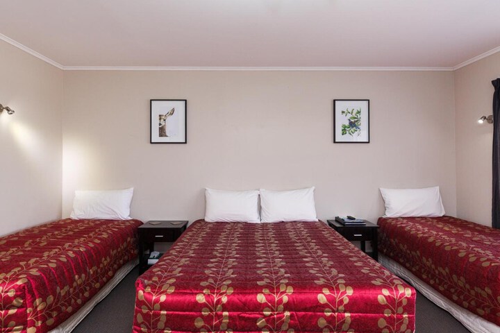 Room 10 of 37