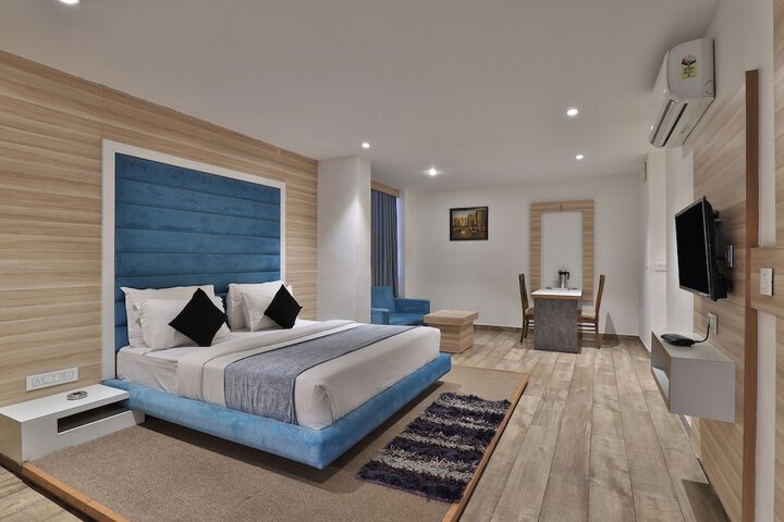Room 28 of 56