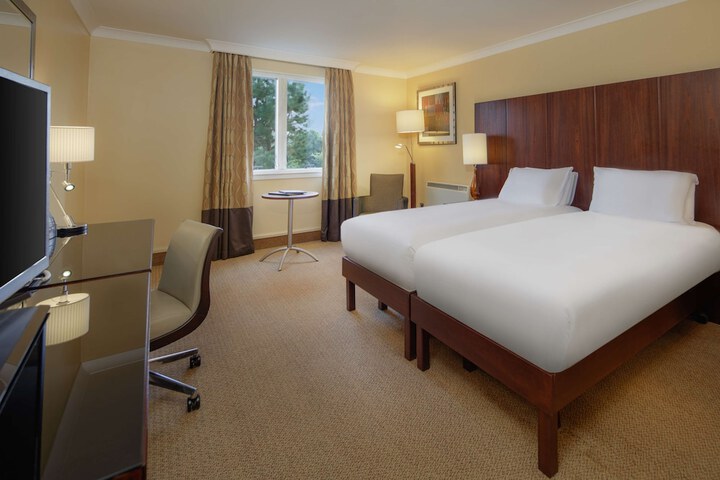 Room 32 of 204