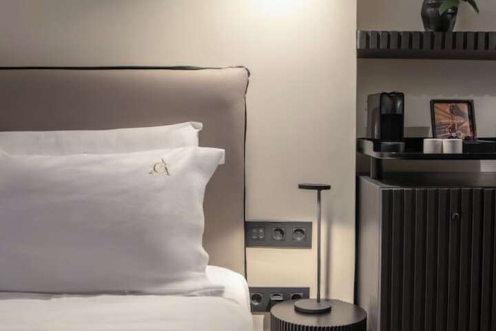 Room 52 of 206