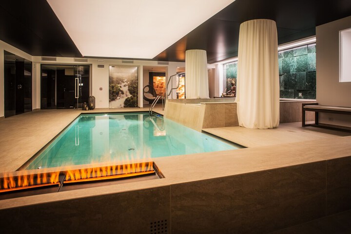 Pool 42 of 79