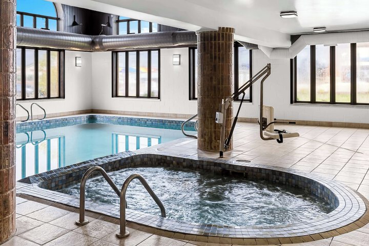 Pool 24 of 32