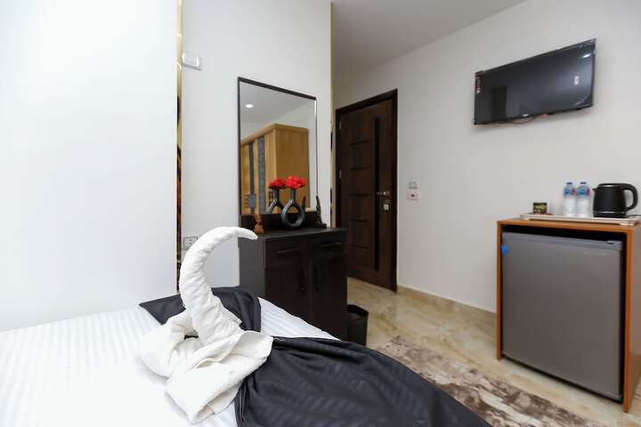 Room 6 of 79