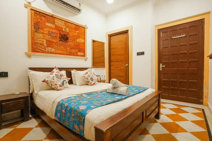 Room 16 of 29