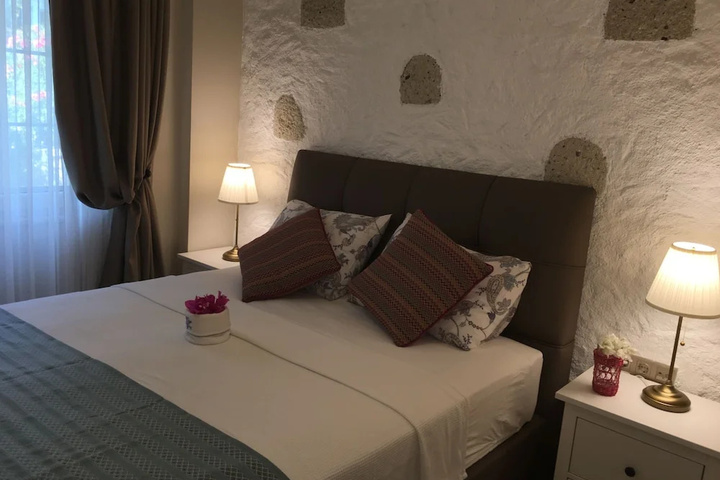 Room 4 of 20