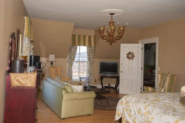 Room 25 of 51