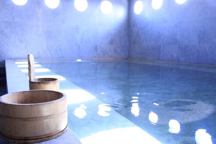 Pool 43 of 71