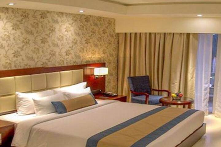 Room 5 of 39