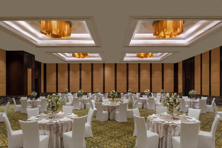 Ballroom/Hall 107 of 128