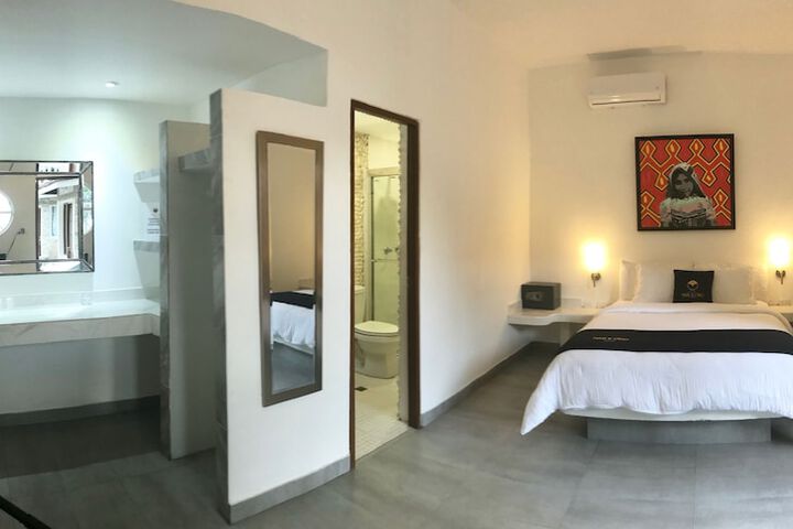 Room 13 of 50