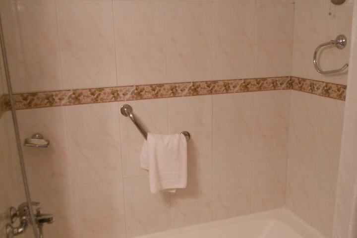 Room 34 of 66