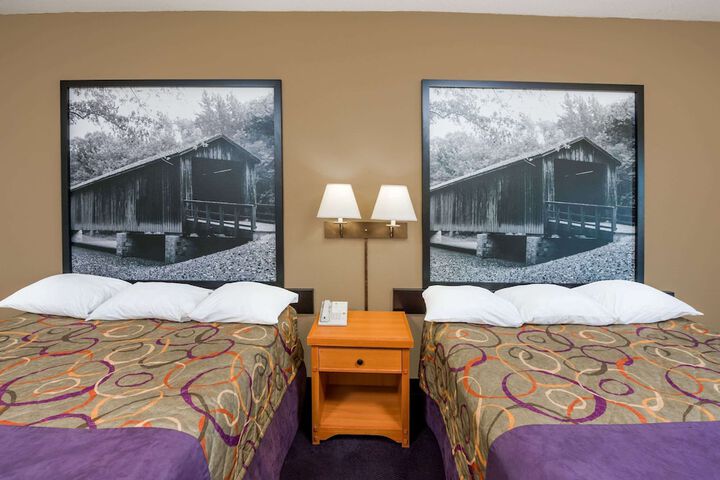 1 Queen Bed (28 of 35)