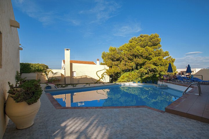Hotel with Pool