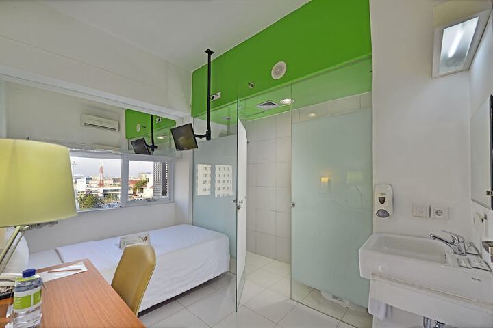 Room 13 of 51