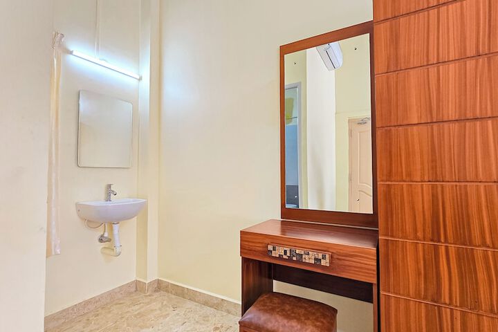 Room 4 of 26