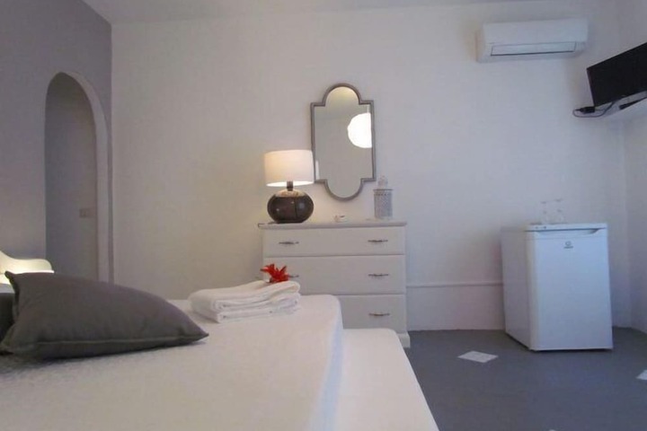 Room 4 of 36
