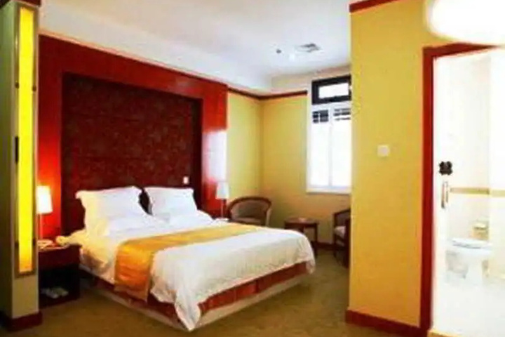 Room 3 of 12