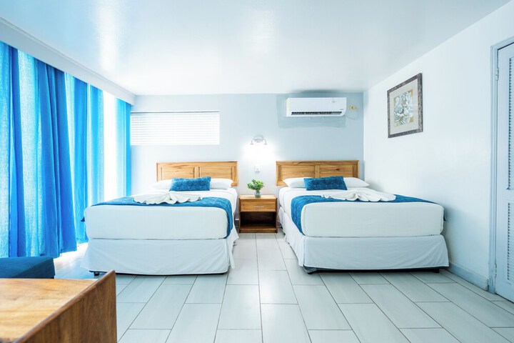 Room 10 of 60