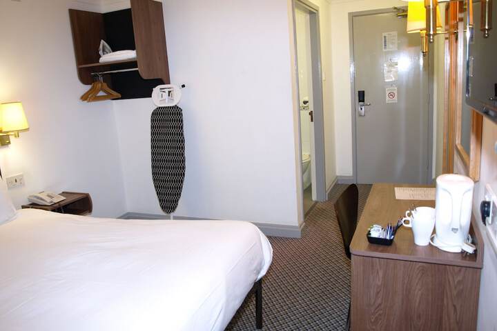 Room 31 of 236
