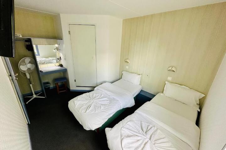 Room 2 of 11