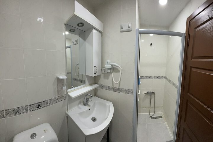 Room 7 of 11