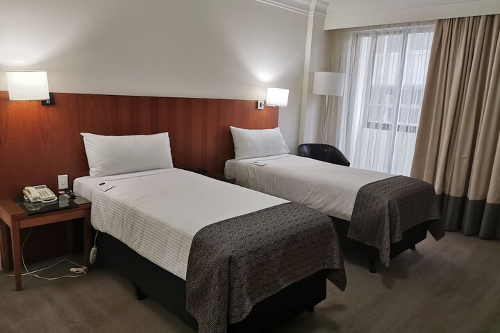 Room 9 of 37