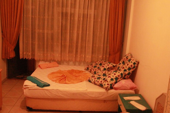 Room 16 of 105