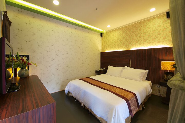 Room 5 of 63