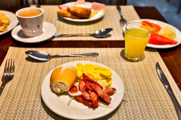 Breakfast/Coffee Service 53 of 130