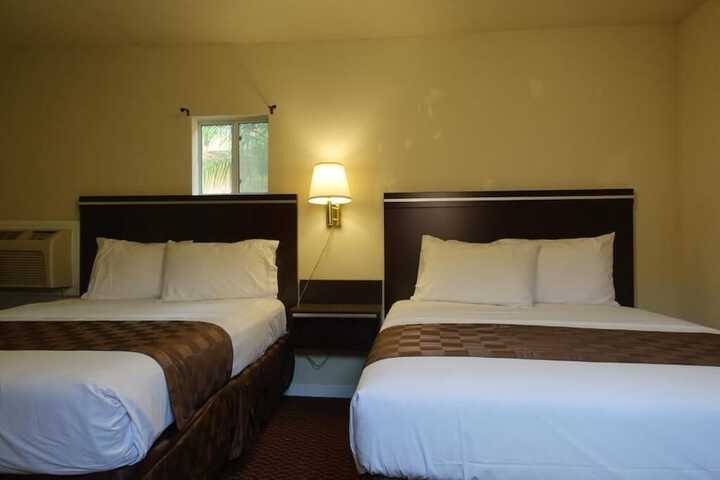 Room 10 of 30