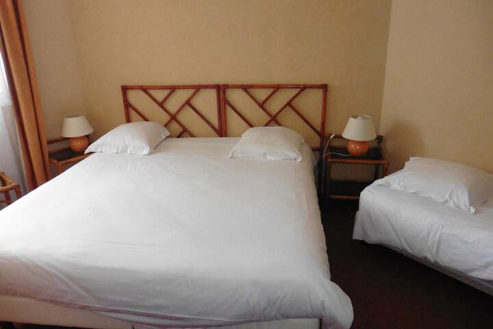 Room 17 of 37