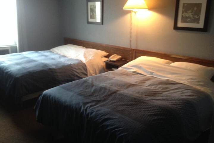 Room 6 of 27