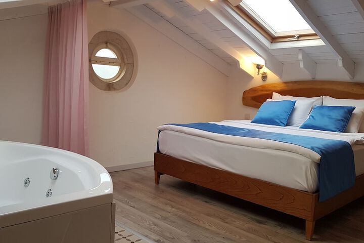 Room 20 of 137