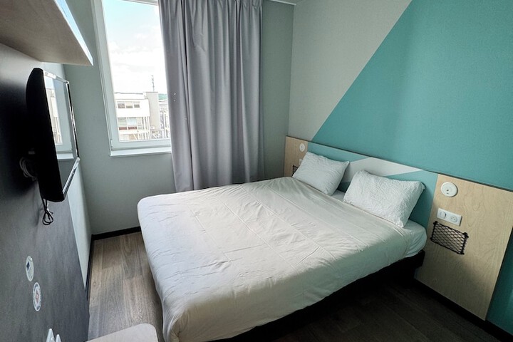 Room 6 of 47