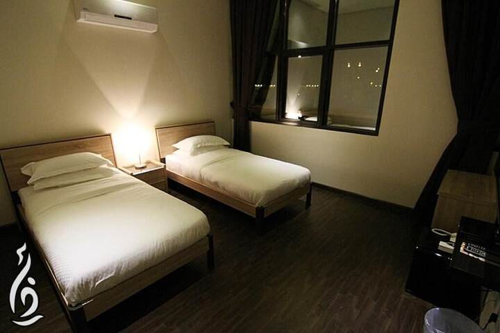 Room 15 of 32