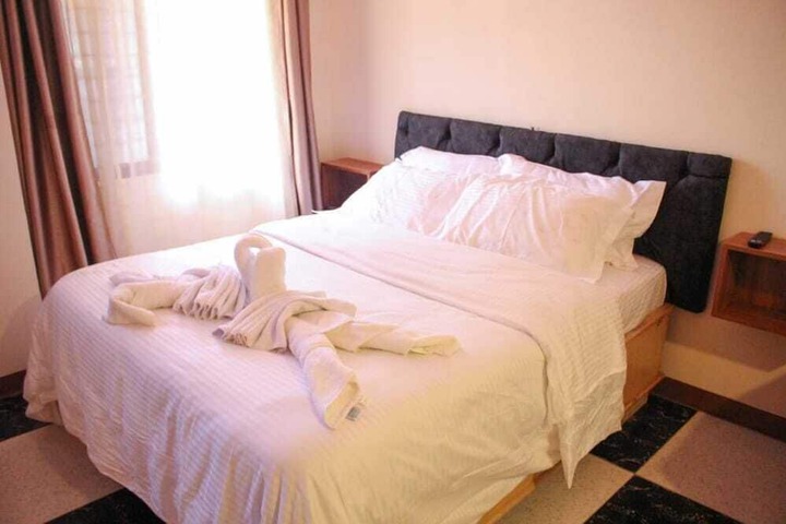 Room 4 of 22