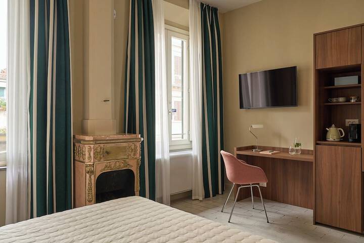 Room 13 of 47