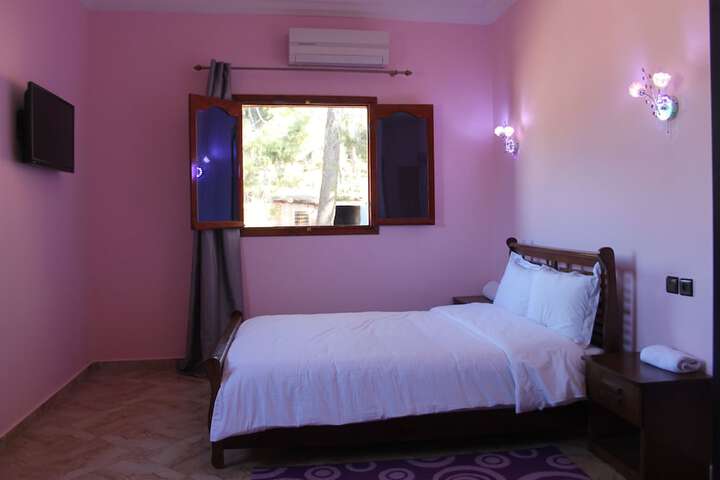 Room 10 of 48