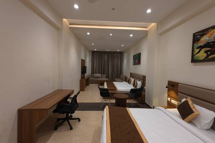 Room 13 of 23