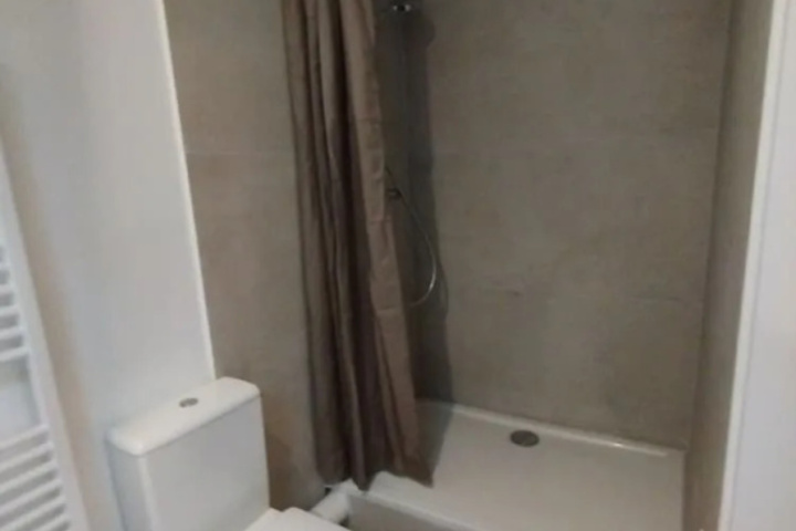 Room 9 of 15