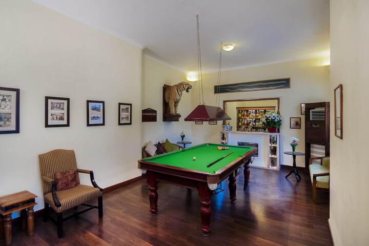 Lounge 45 of 60