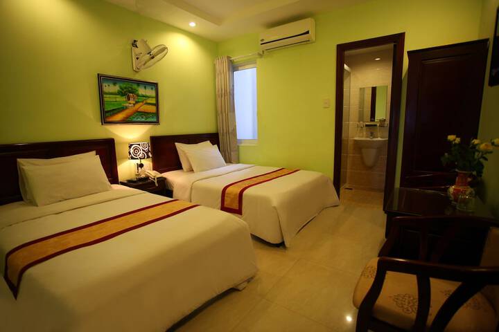 Room 13 of 35