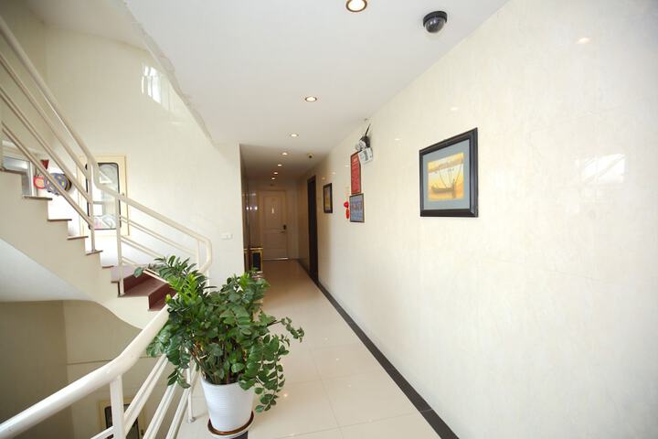 Room 4 of 45