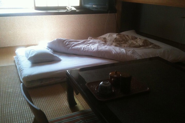 Room 7 of 33