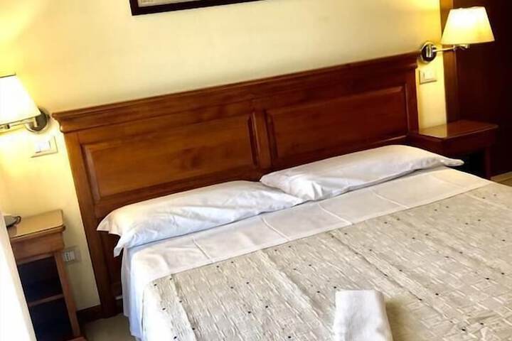 Room 6 of 19