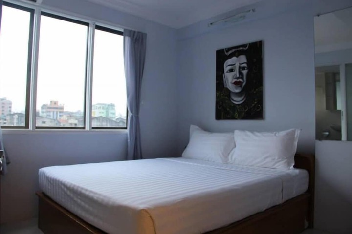 Room 17 of 39